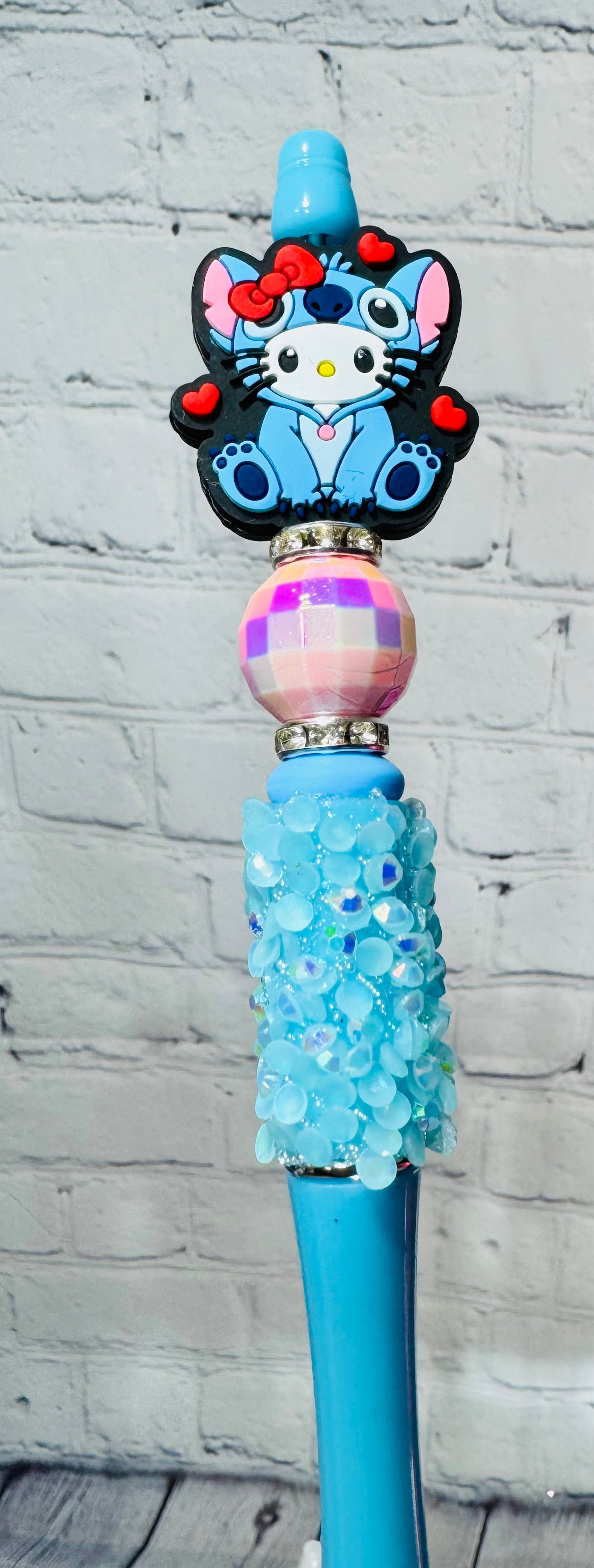 Beaded pen with stitch costume kitty, Cute kitty in Stitch-Outfit beaded pen,custom stitch-inspired kitty bead pen, Blue alien costume bead
