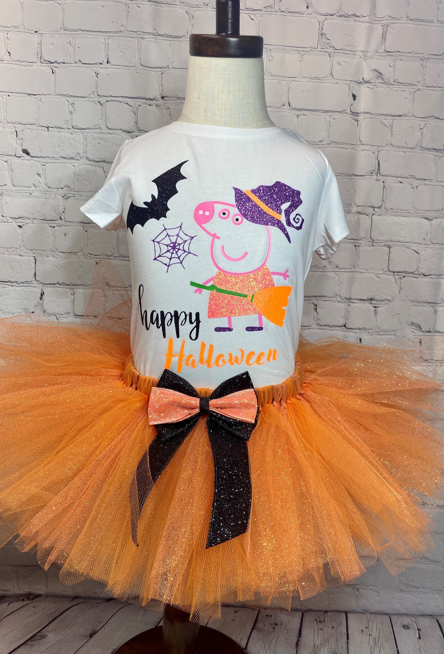 Witch Pig Birthday outfit; Witch Bday tutu set; Personalized Witch Birthday shirt; Witch pig Halloween set; Cute pig witch costume