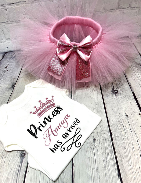 Newborn tutu outfit baby girl, The princess has arrived, cute pink tutu set, pink personalized baby shower gift , princess tutu, cute princess outfit